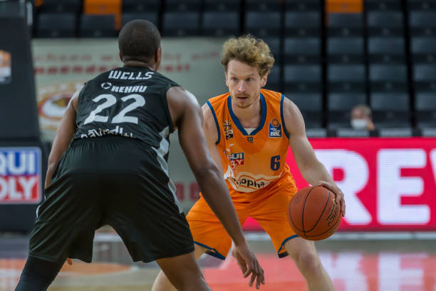 似乎稍显逊 似乎稍显逊