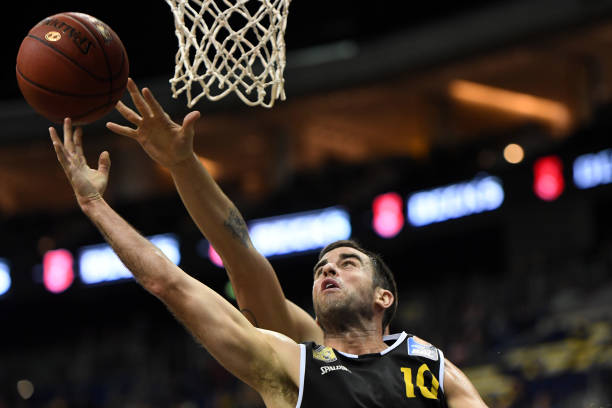 俱乐部深入 俱乐部深入